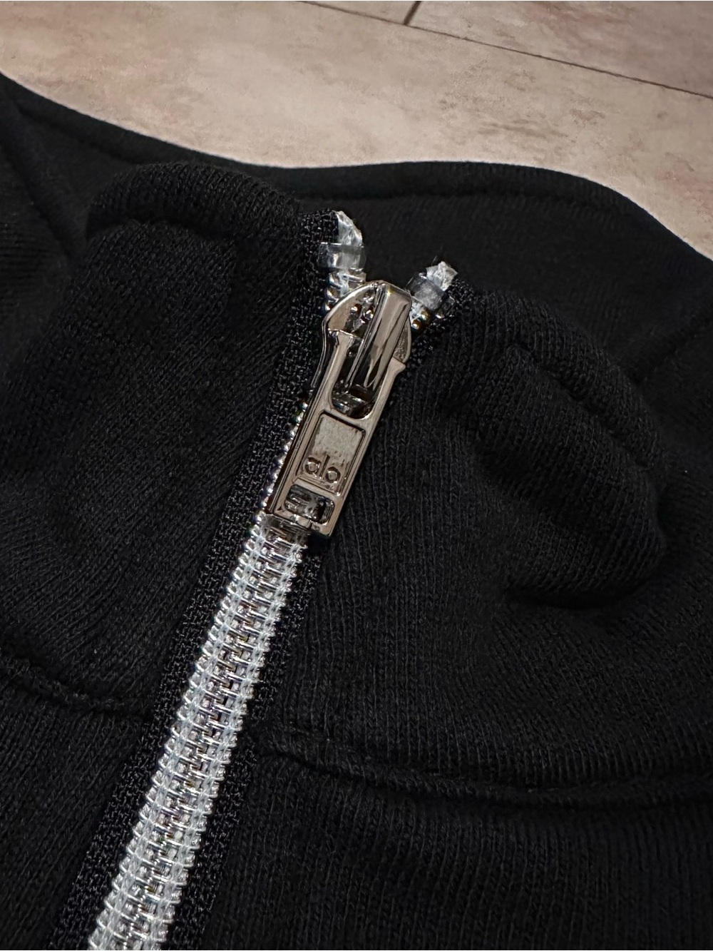 Alo Yoga Accolade 1/4 Zip Pullover Black NWT Quarter Zip Sweatshirt Size Small - Picture 4 of 11